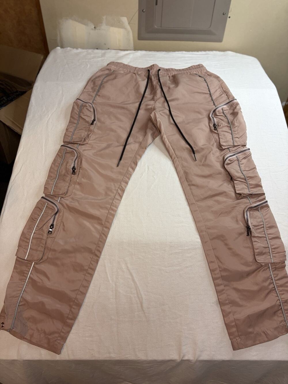 EPTM Cargo Pants Mens Size M 32x31 Reflective Zip Pocket Techwear Y2K Light Pink